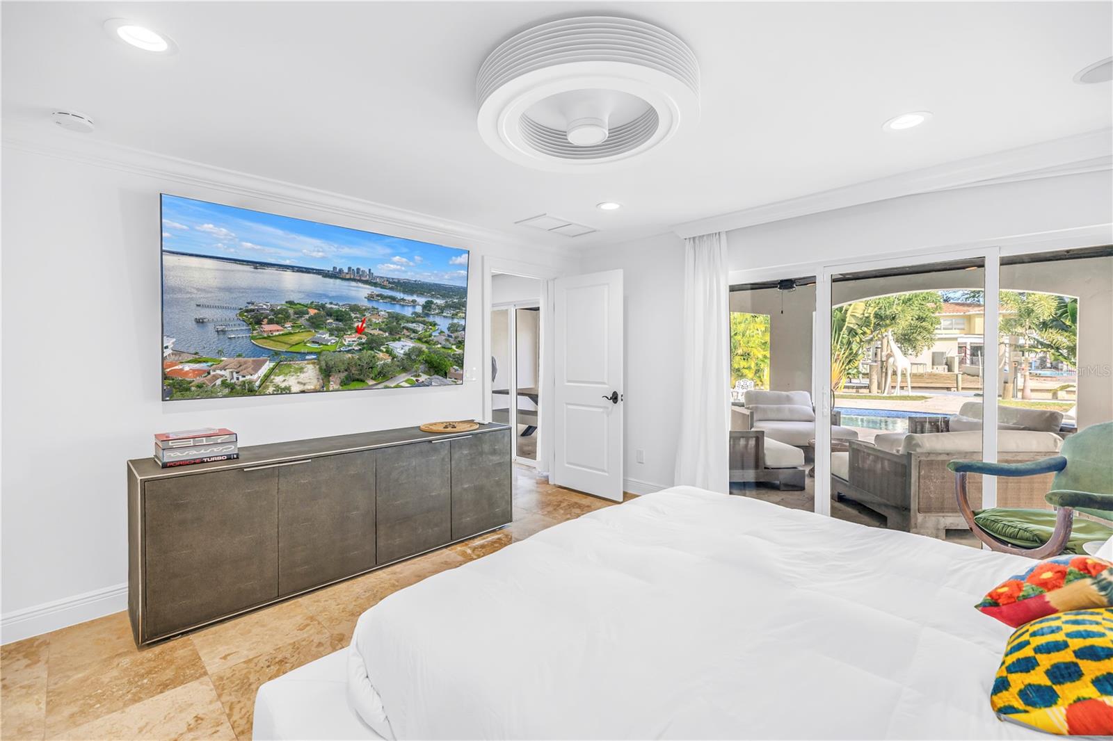 145 BAY Pt Dr ST PETERSBURG, FL 33704