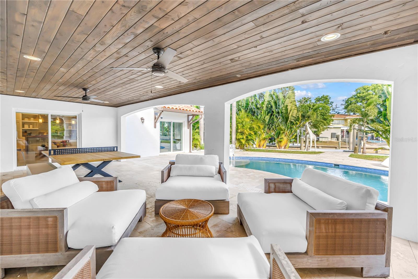 145 BAY Pt Dr ST PETERSBURG, FL 33704