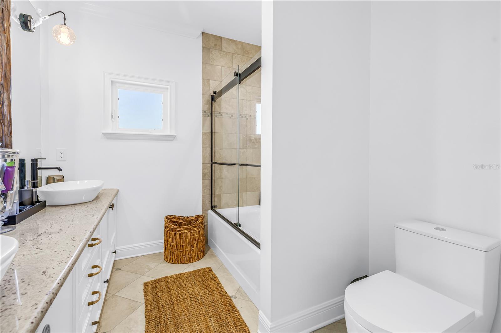 145 BAY Pt Dr ST PETERSBURG, FL 33704