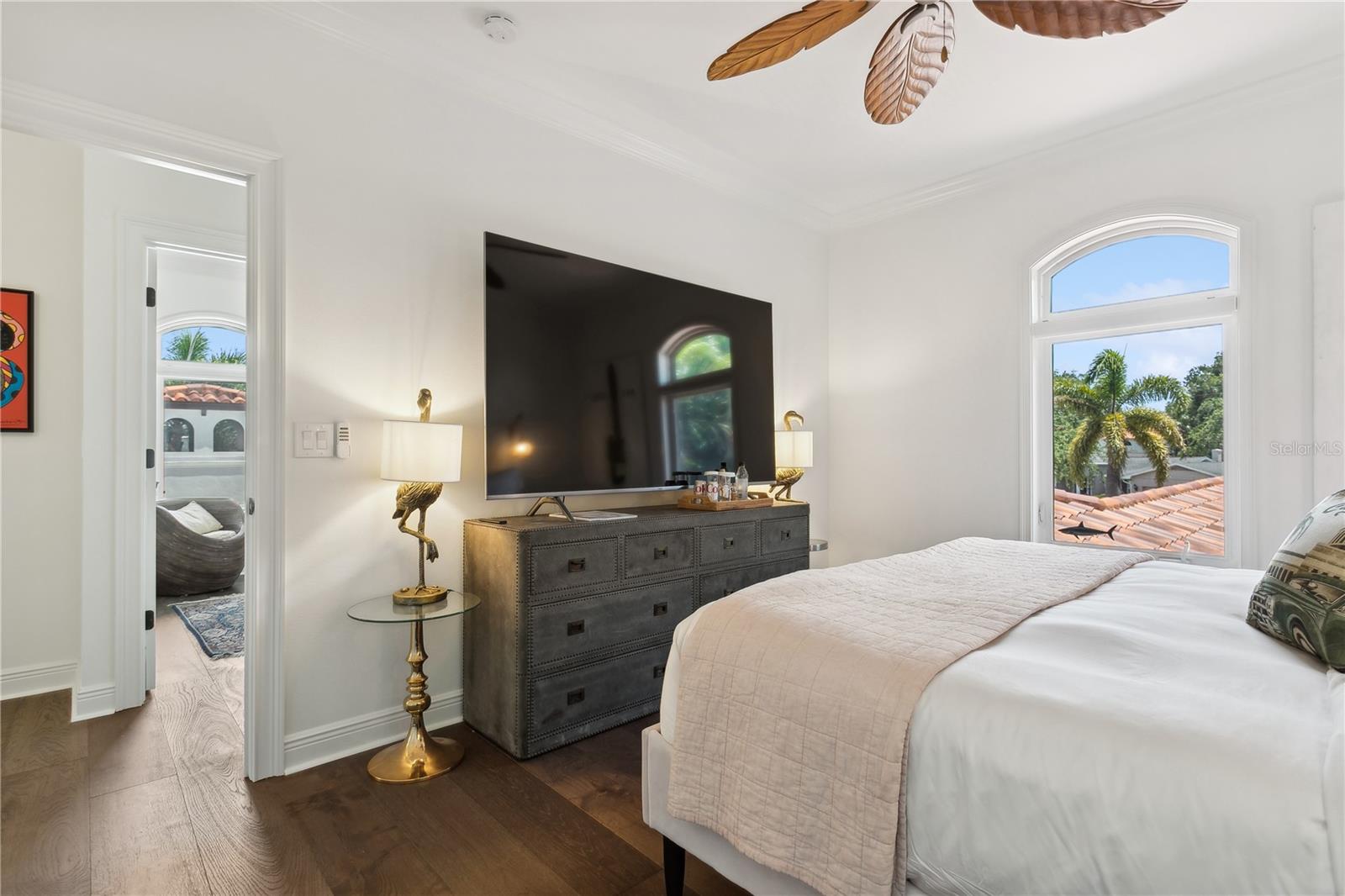 145 BAY Pt Dr ST PETERSBURG, FL 33704