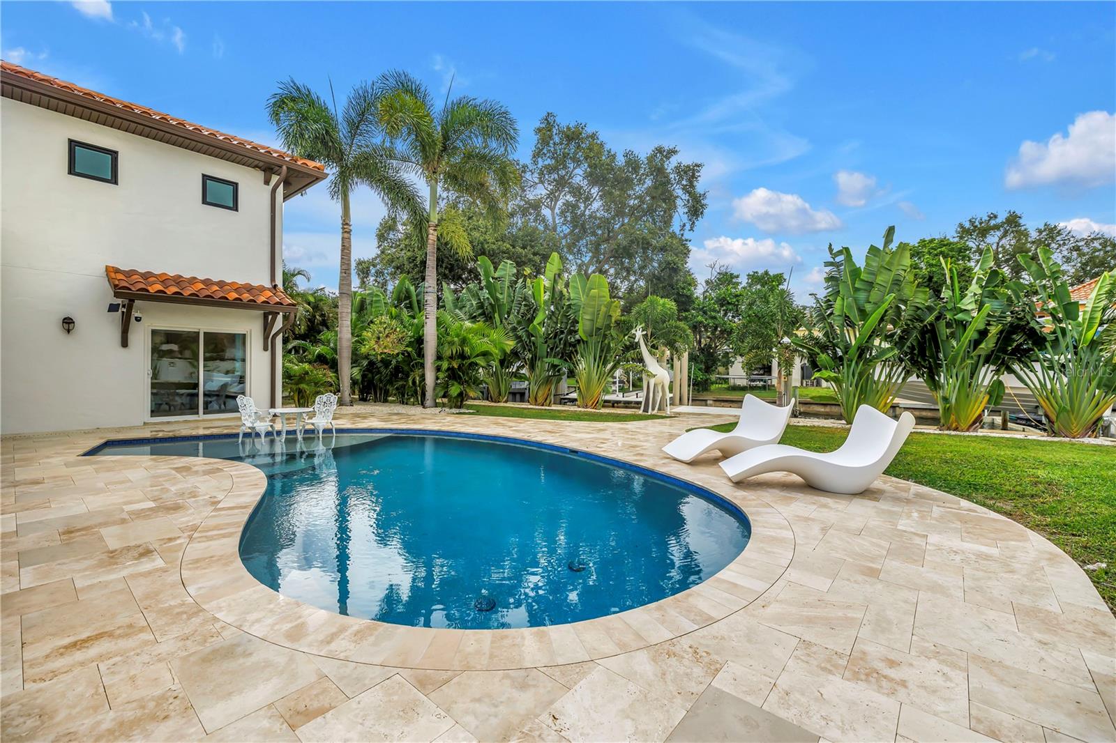 145 BAY Pt Dr ST PETERSBURG, FL 33704