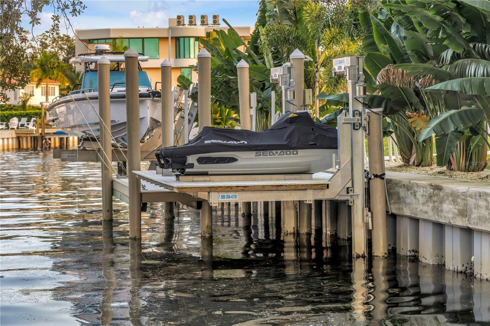 145 BAY Pt Dr ST PETERSBURG, FL 33704