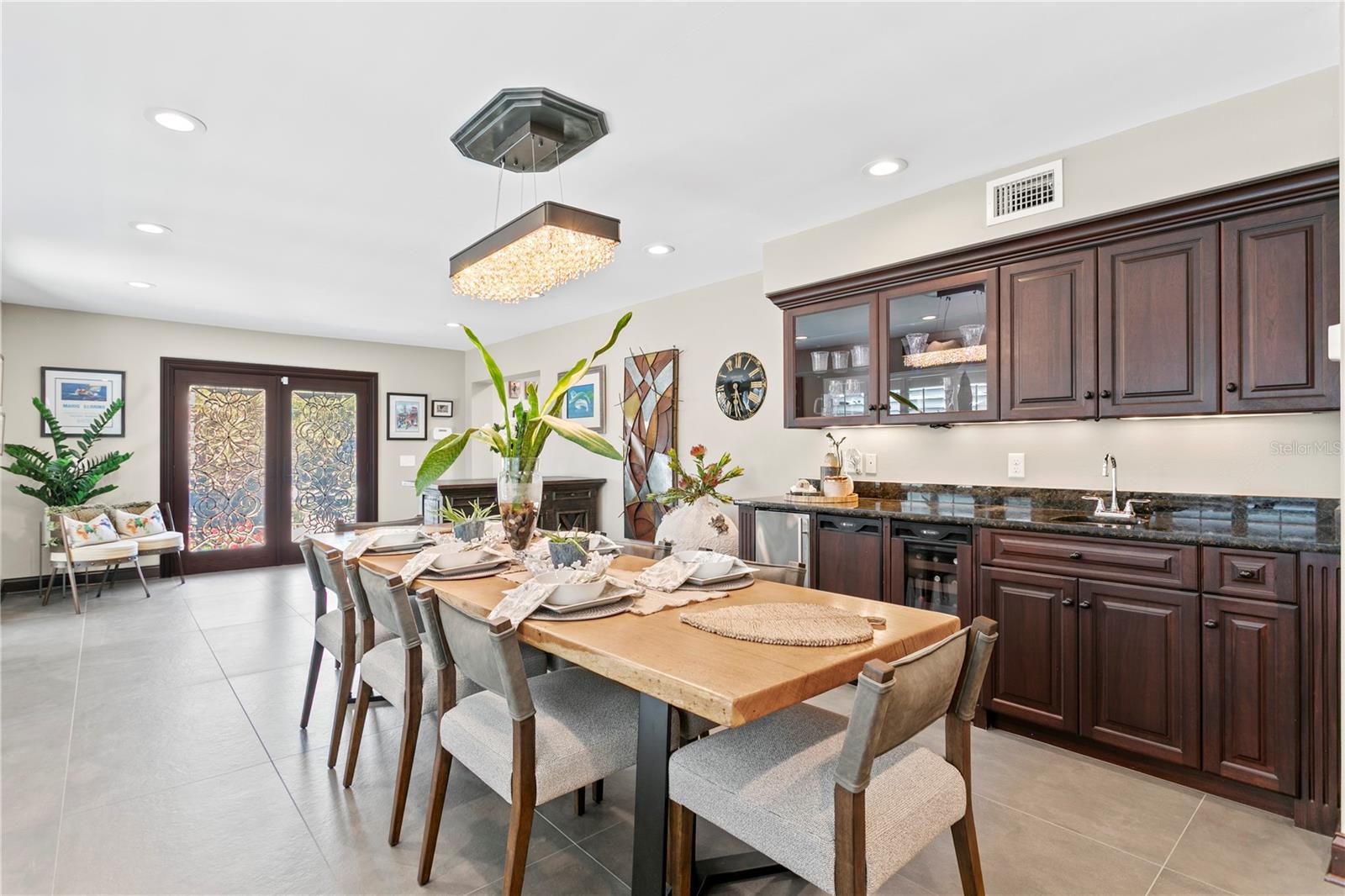 720 BRIGHTWATERS Blvd ST PETERSBURG, FL 33704