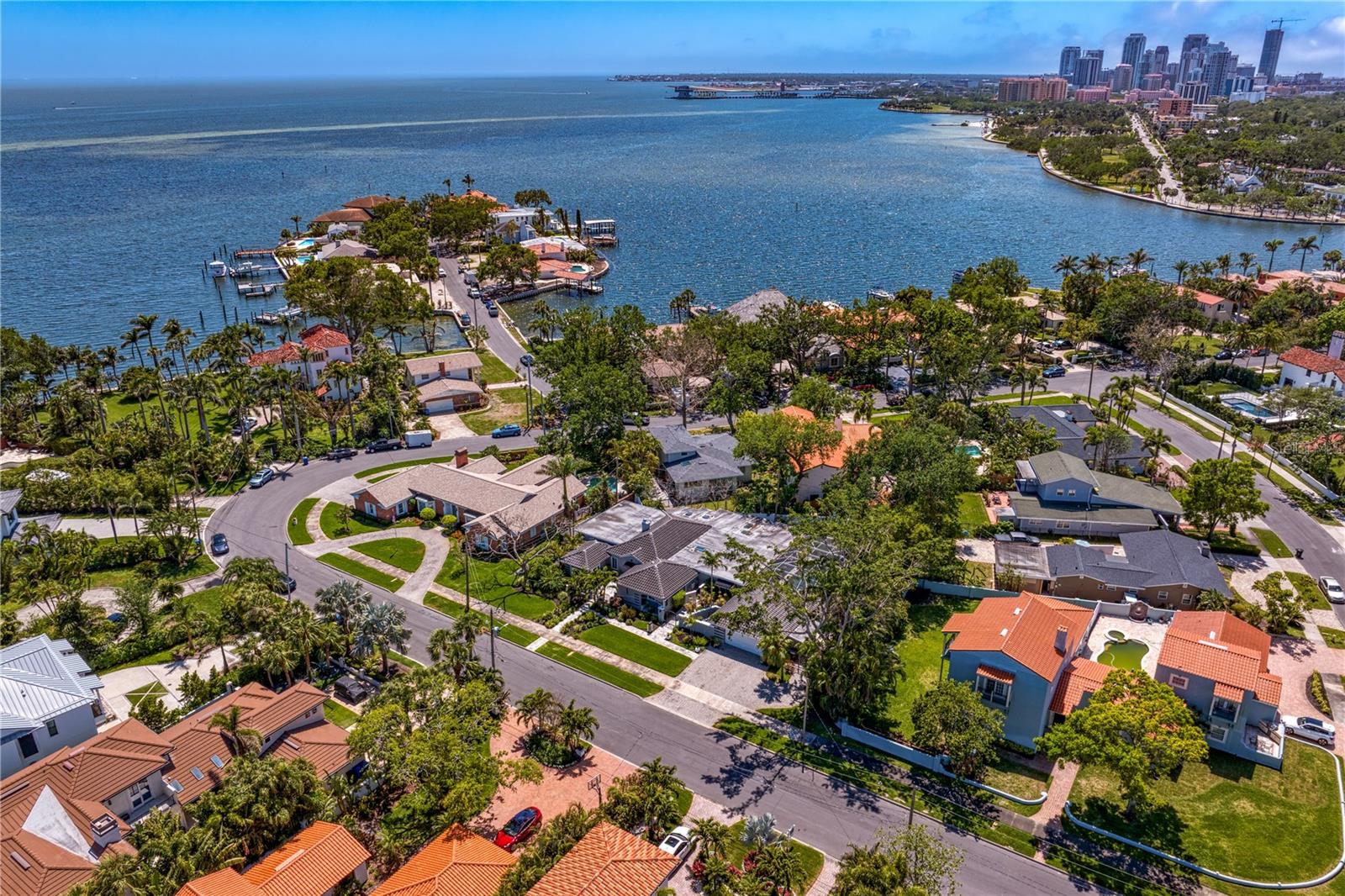 720 BRIGHTWATERS Blvd ST PETERSBURG, FL 33704