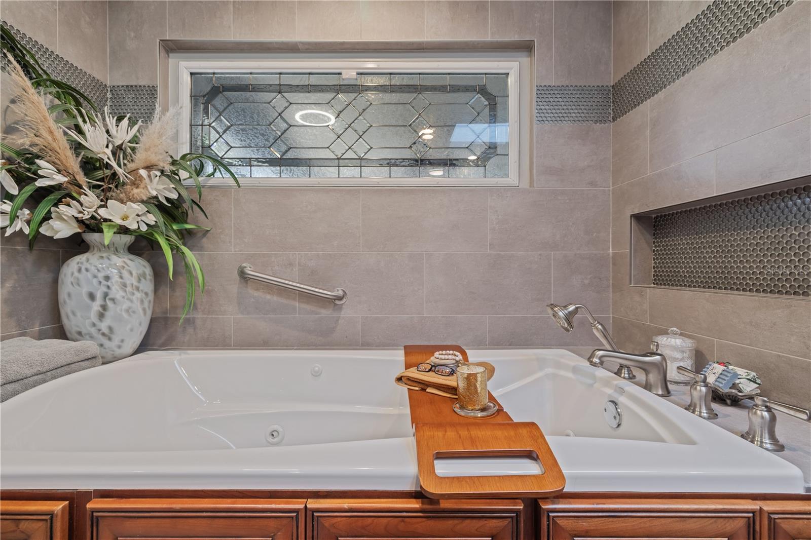 720 BRIGHTWATERS Blvd ST PETERSBURG, FL 33704