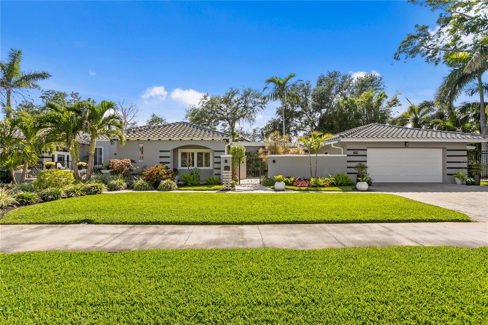 720 BRIGHTWATERS Blvd ST PETERSBURG, FL 33704