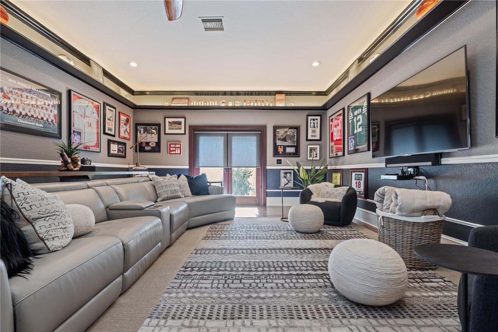 720 BRIGHTWATERS Blvd ST PETERSBURG, FL 33704