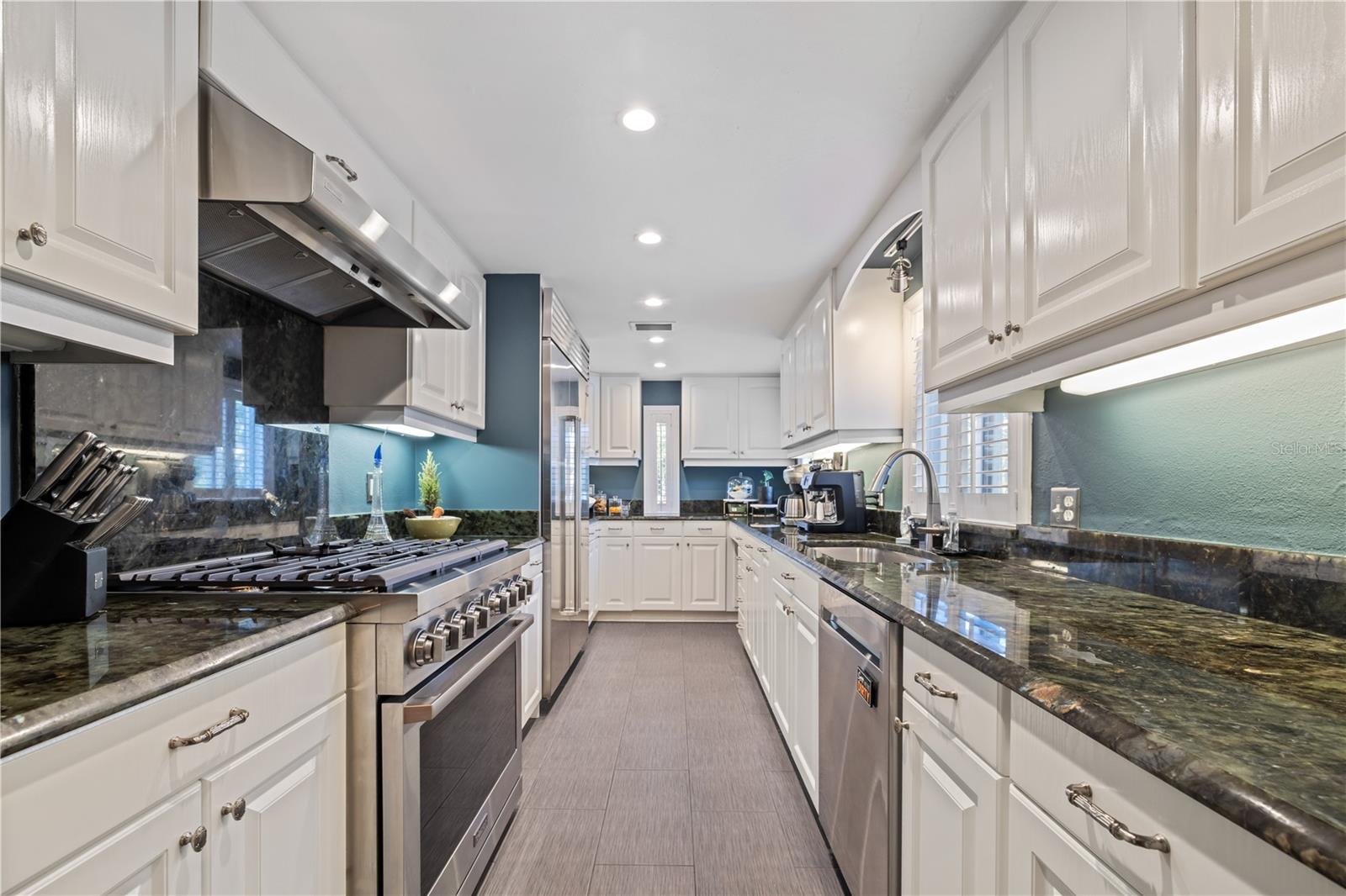 720 BRIGHTWATERS Blvd ST PETERSBURG, FL 33704