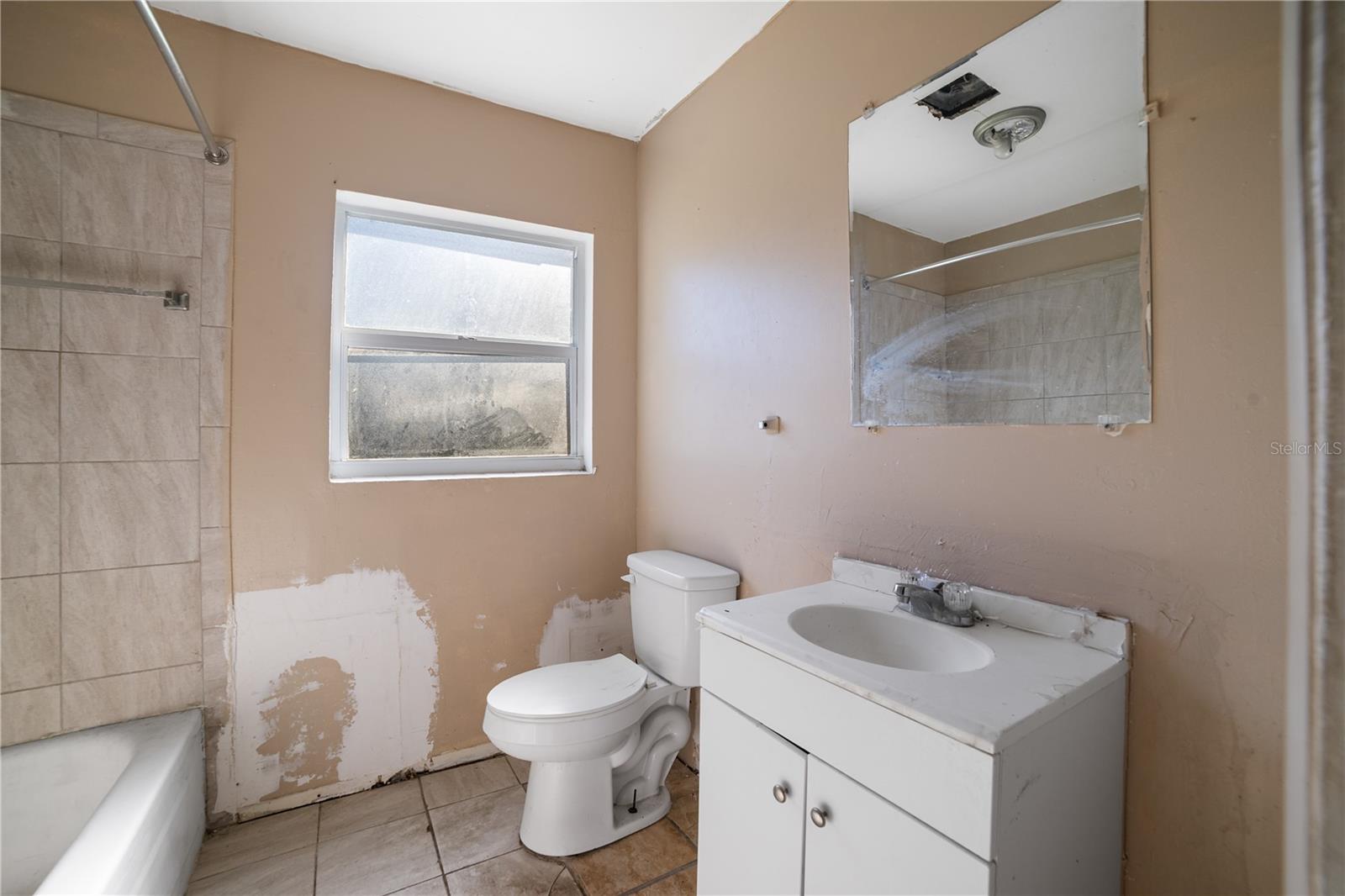 805 S STONE St DELAND, FL 32720