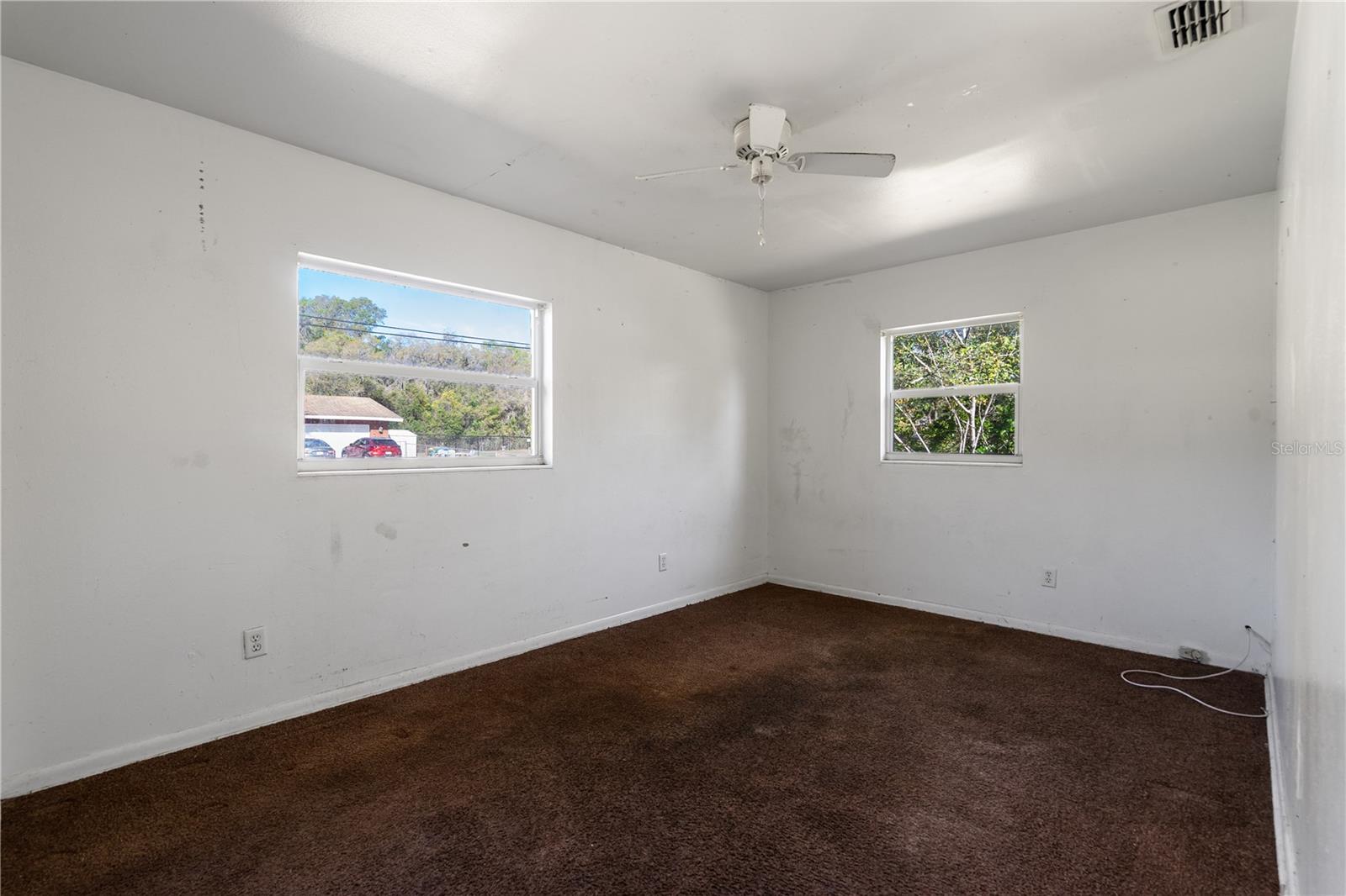 805 S STONE St DELAND, FL 32720