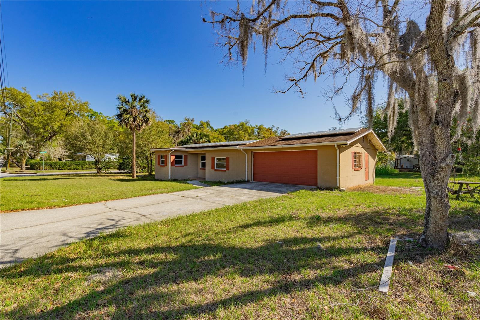 805 S STONE St DELAND, FL 32720