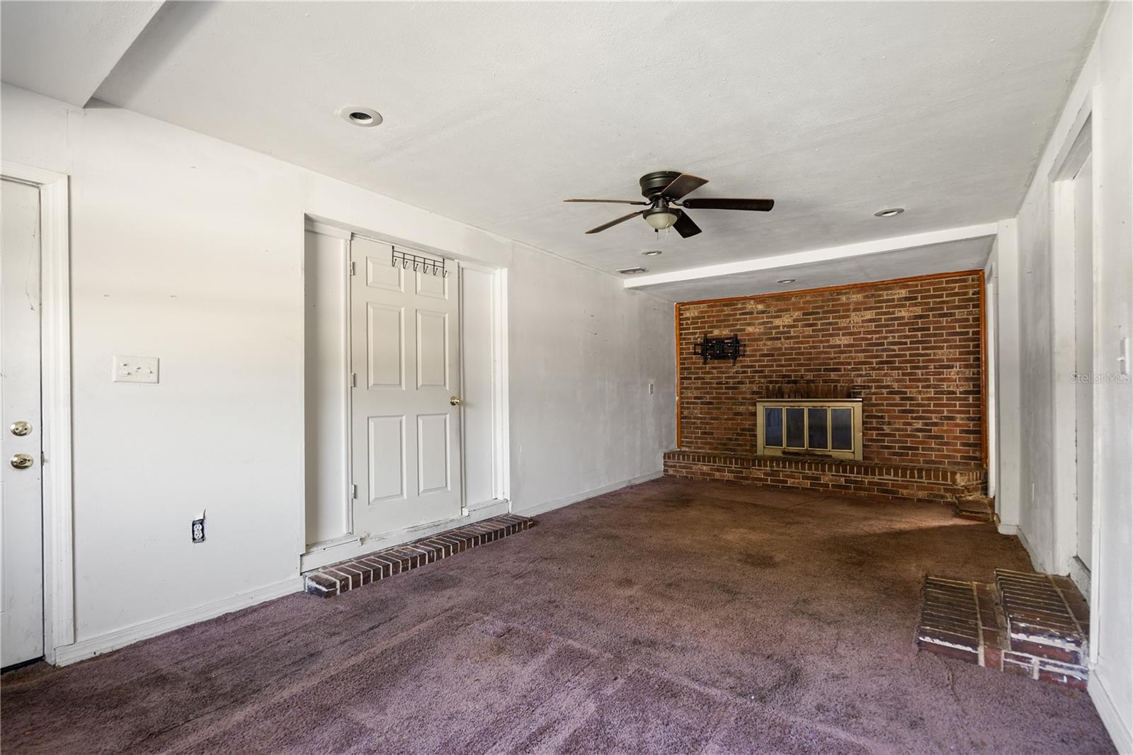 805 S STONE St DELAND, FL 32720