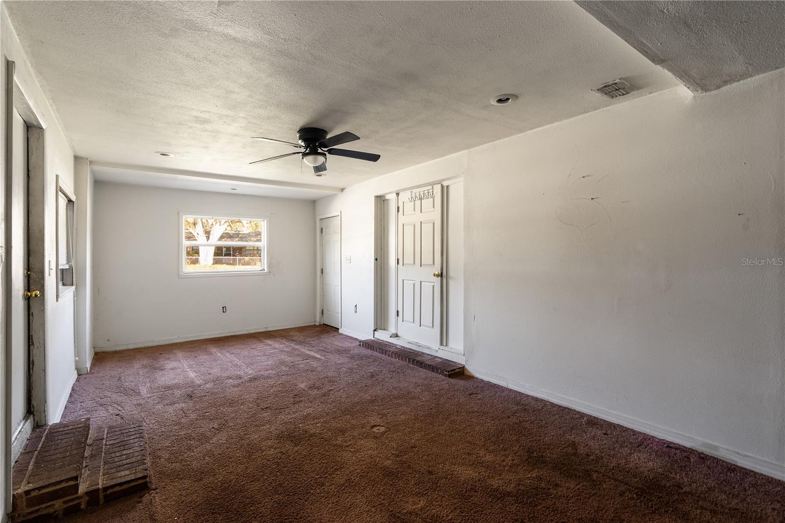 805 S STONE St DELAND, FL 32720