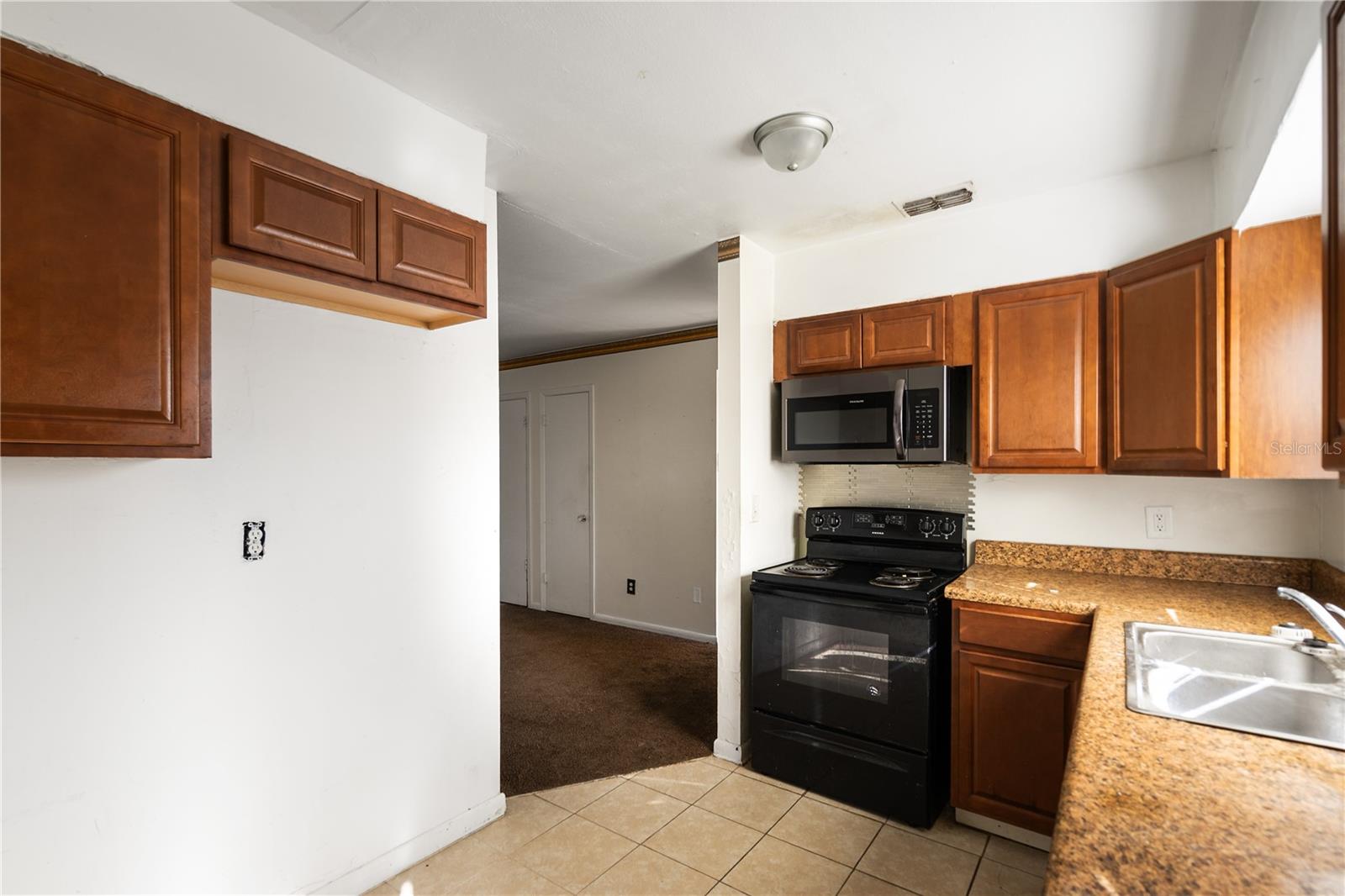 805 S STONE St DELAND, FL 32720