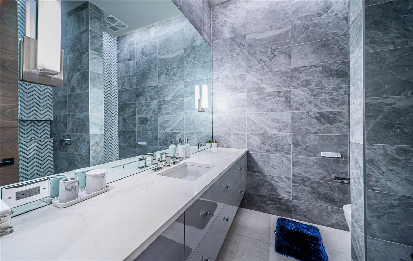 18725 JIRETZ Rd ODESSA, FL 33556