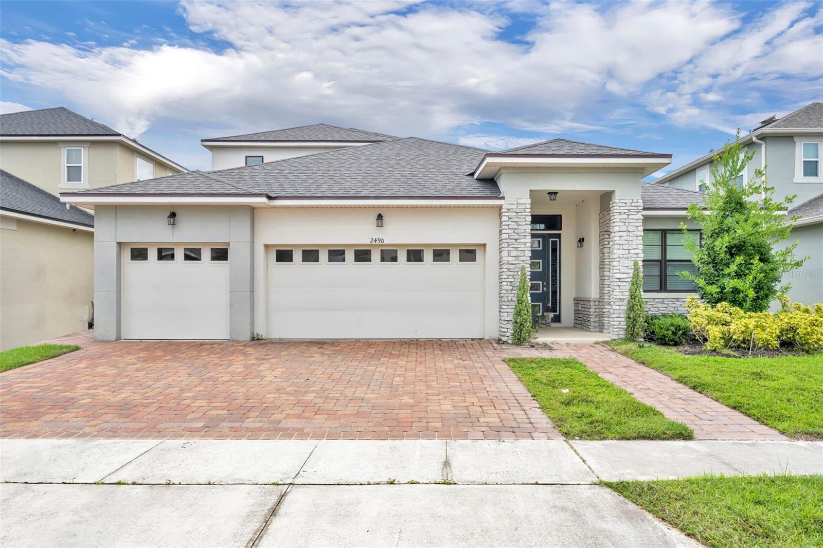 2490 SEGGOLIA Ln