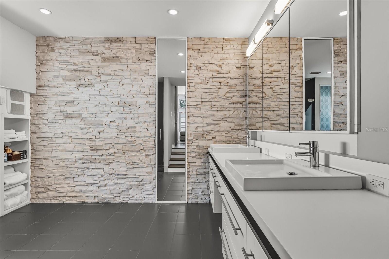 119 N HYER Ave ORLANDO, FL 32801