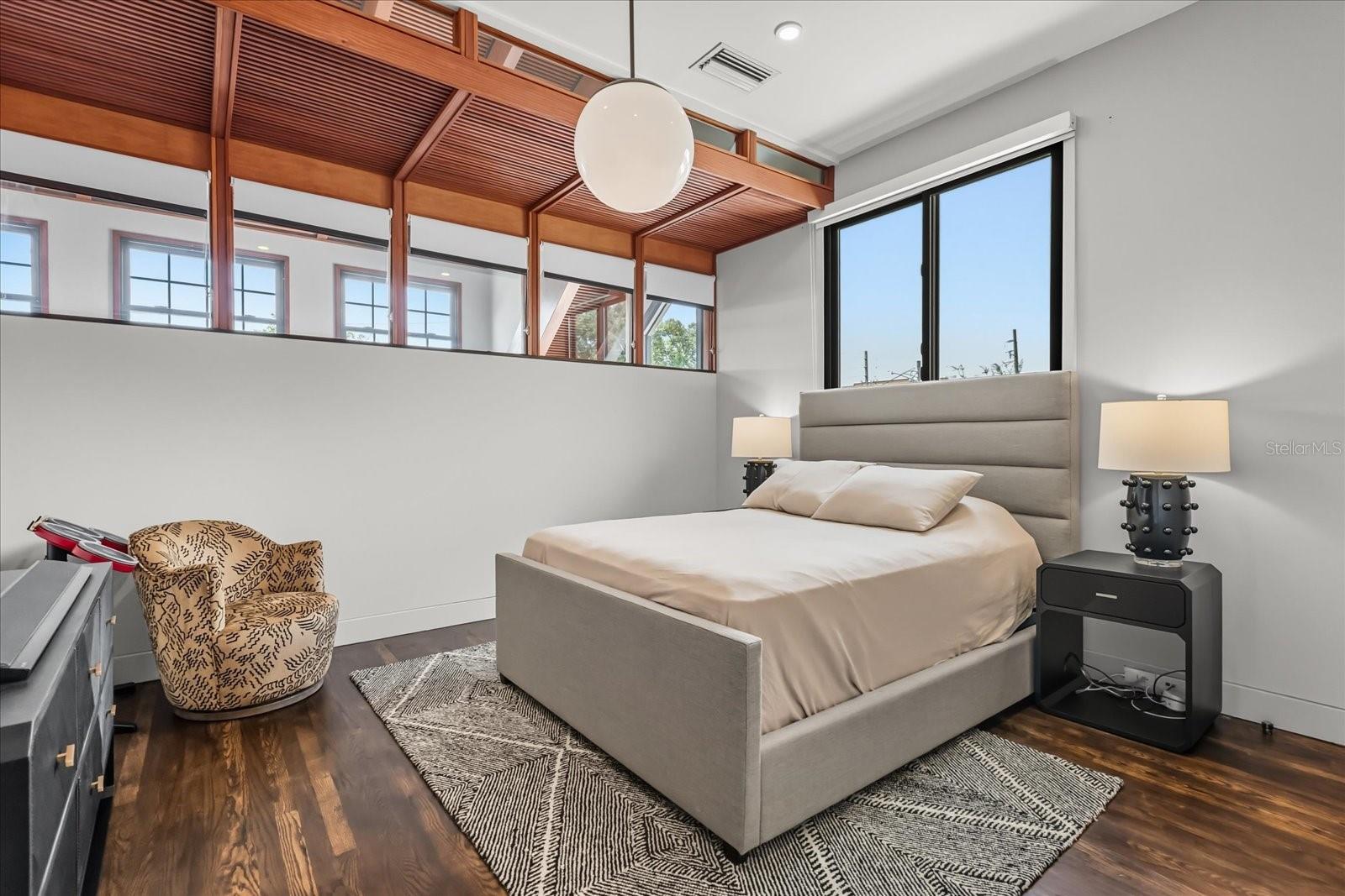 119 N HYER Ave ORLANDO, FL 32801