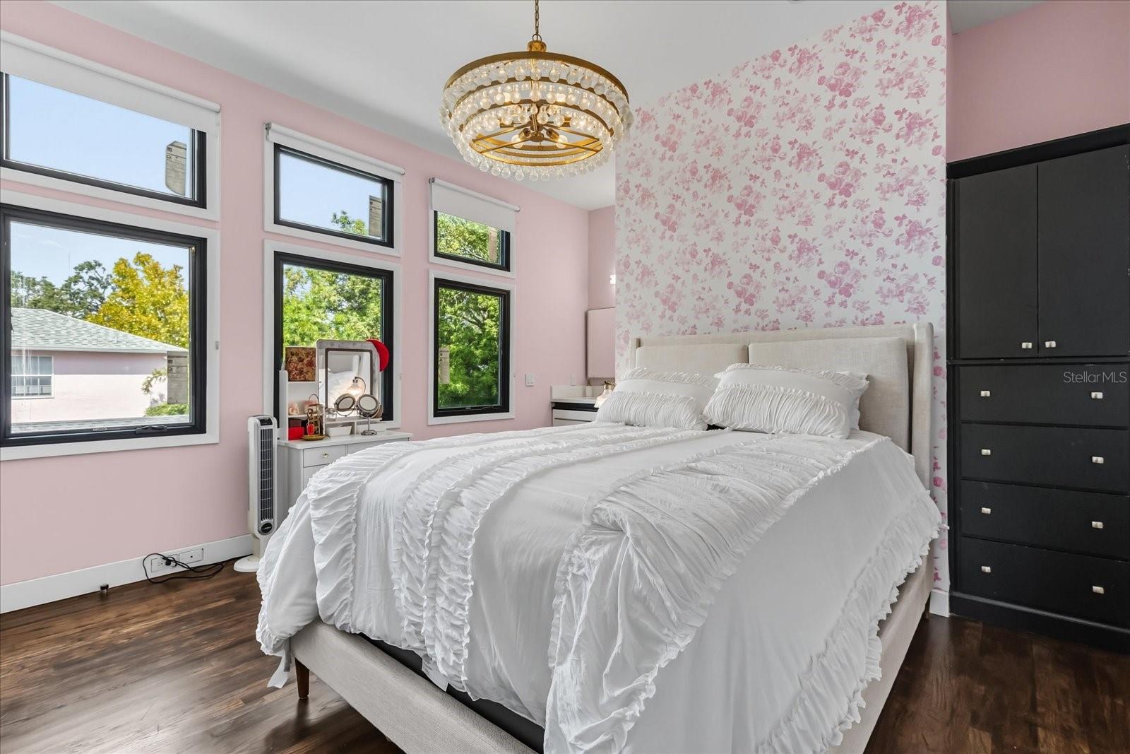 119 N HYER Ave ORLANDO, FL 32801