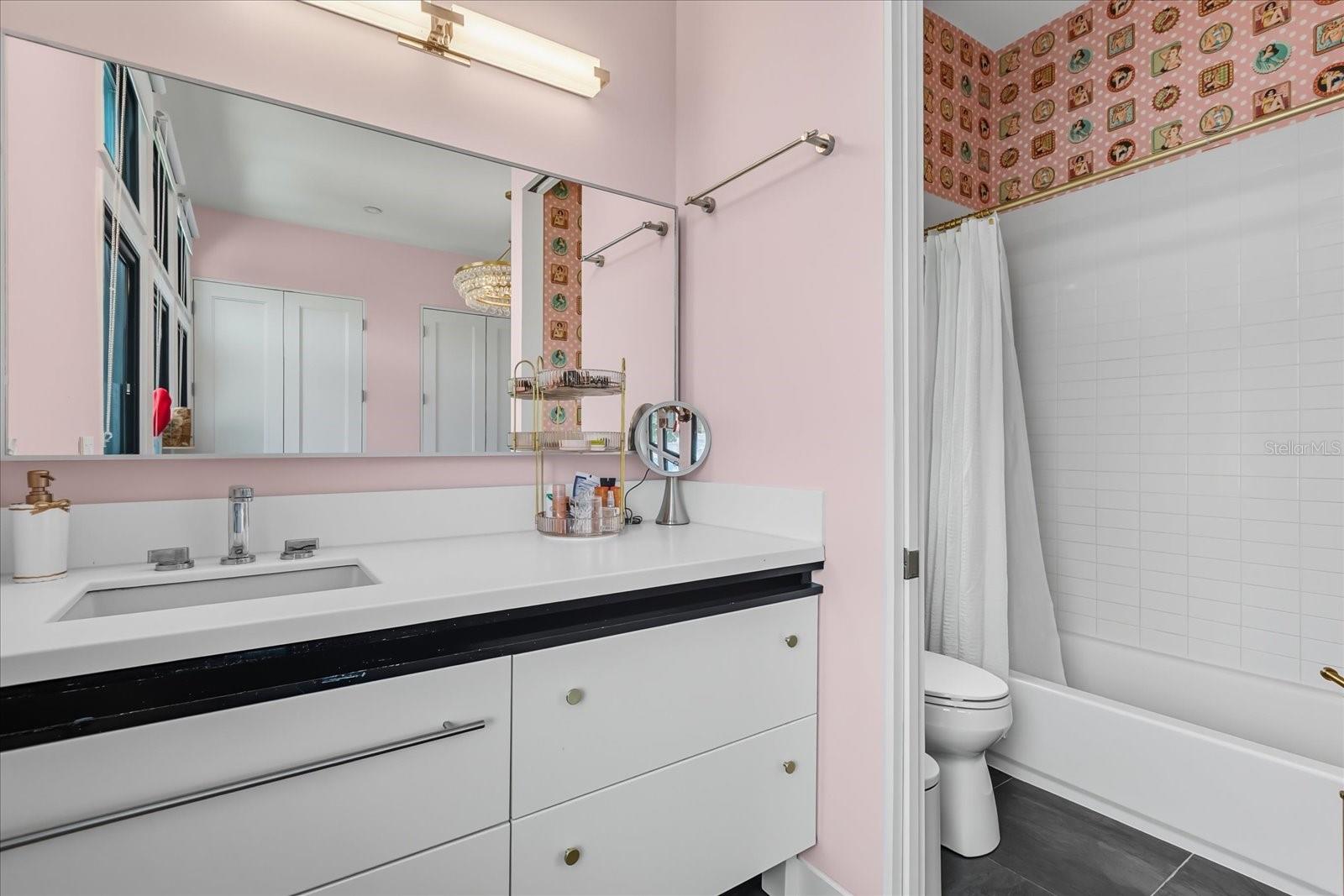 119 N HYER Ave ORLANDO, FL 32801