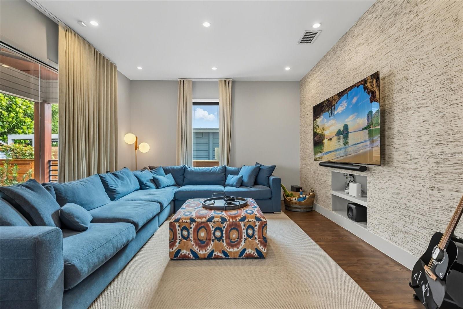 119 N HYER Ave ORLANDO, FL 32801