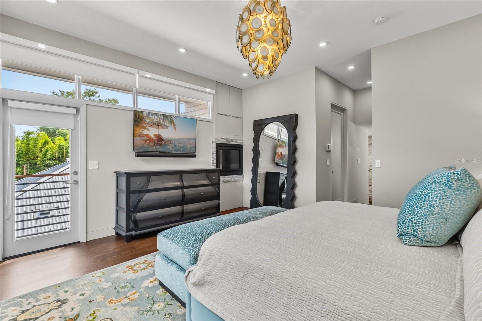 119 N HYER Ave ORLANDO, FL 32801