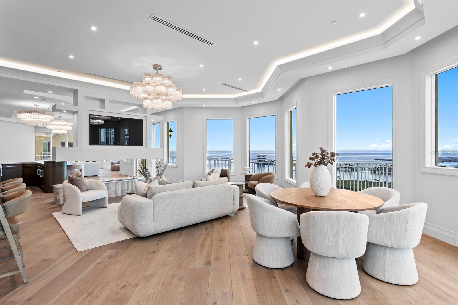 555 5TH Ave #PH1 ST PETERSBURG, FL 33701