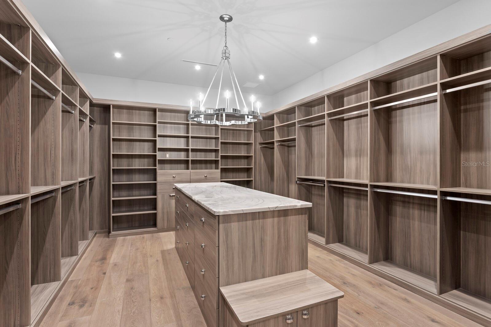 555 5TH Ave #PH1 ST PETERSBURG, FL 33701