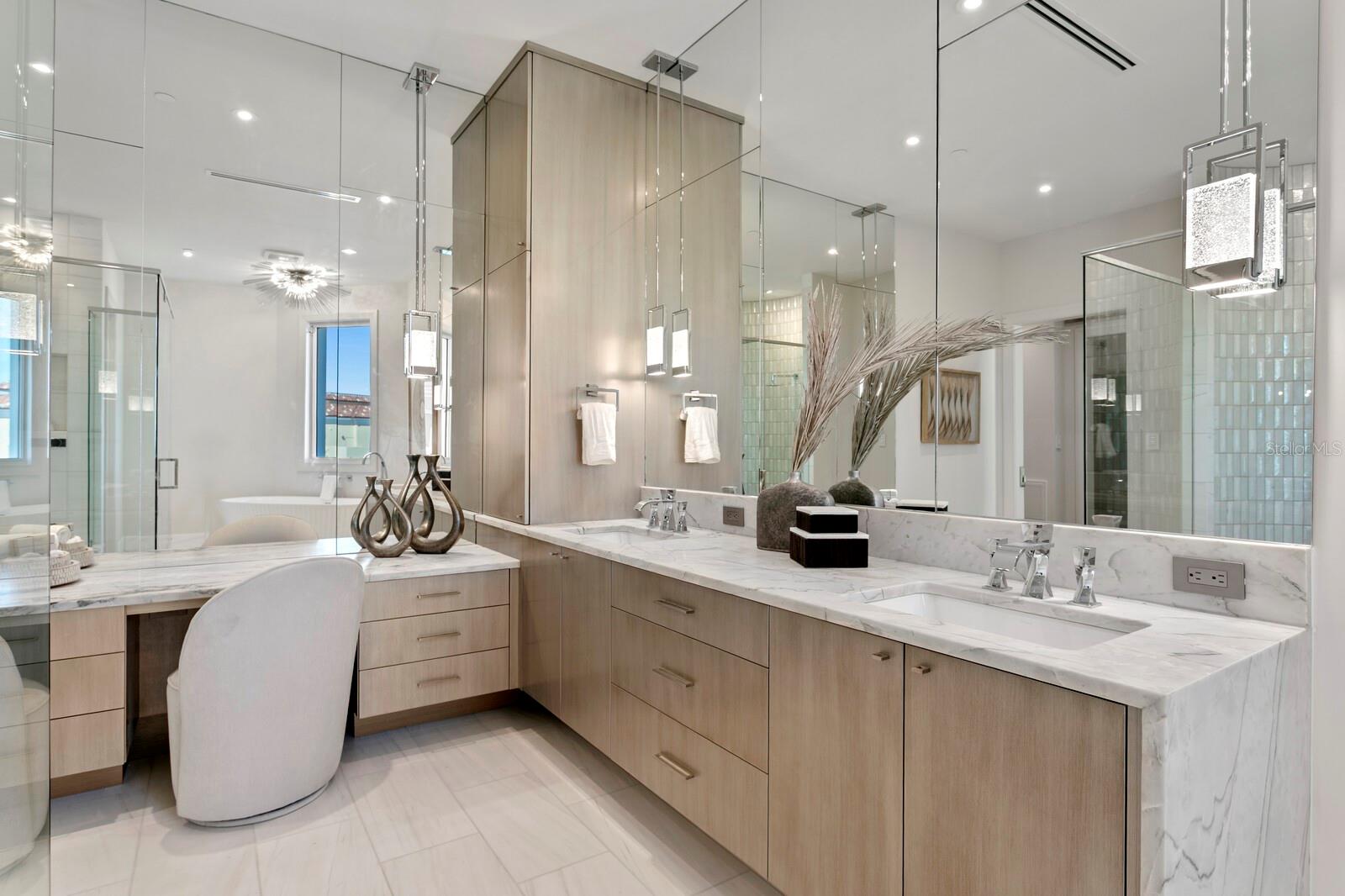 555 5TH Ave #PH1 ST PETERSBURG, FL 33701