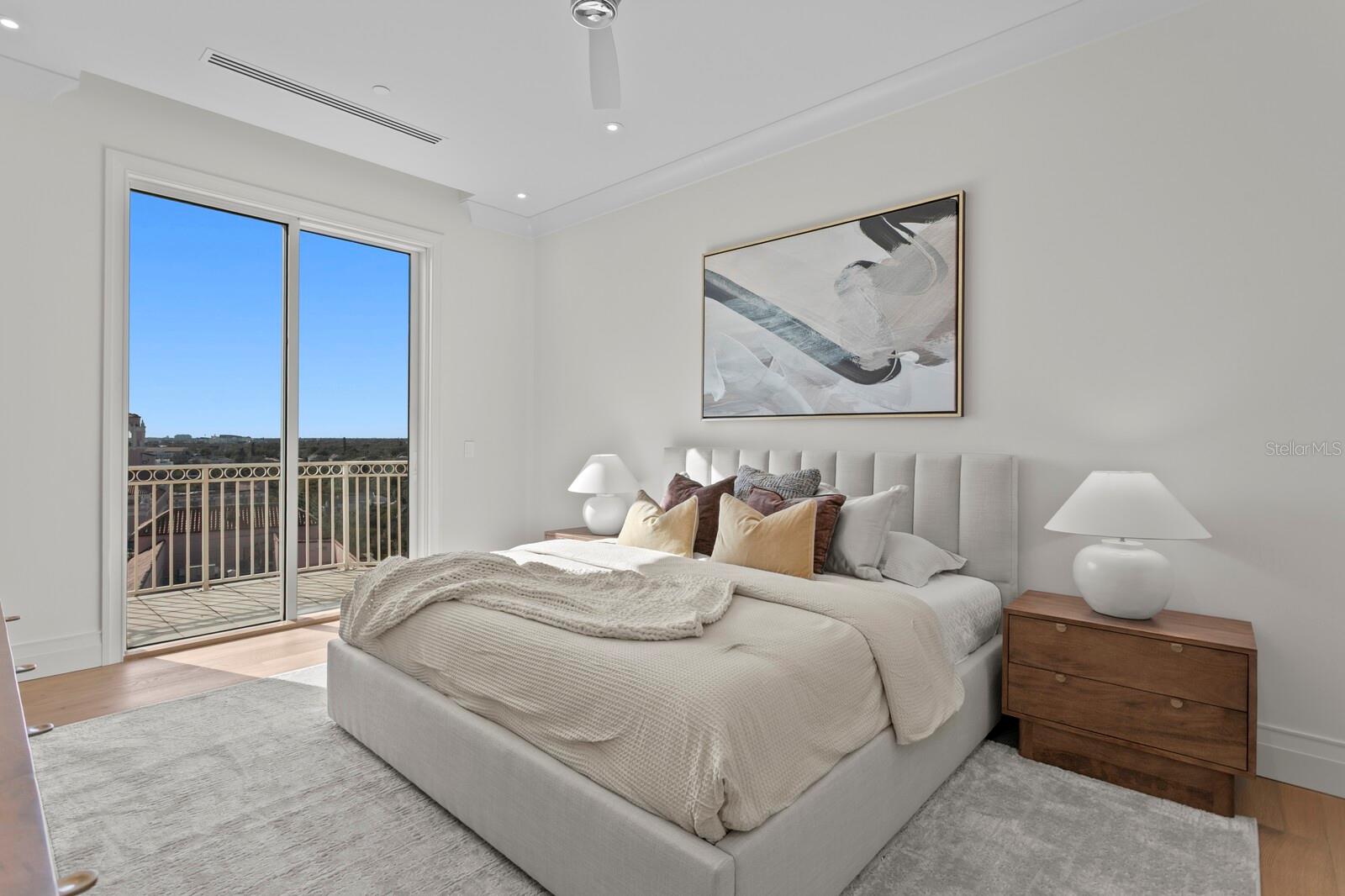 555 5TH Ave #PH1 ST PETERSBURG, FL 33701