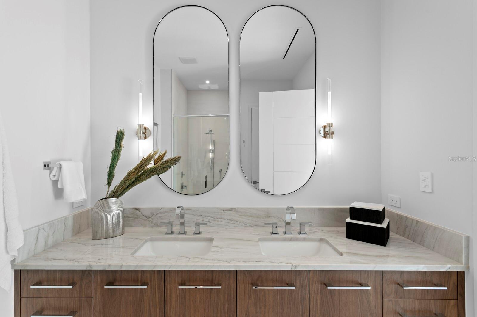 555 5TH Ave #PH1 ST PETERSBURG, FL 33701