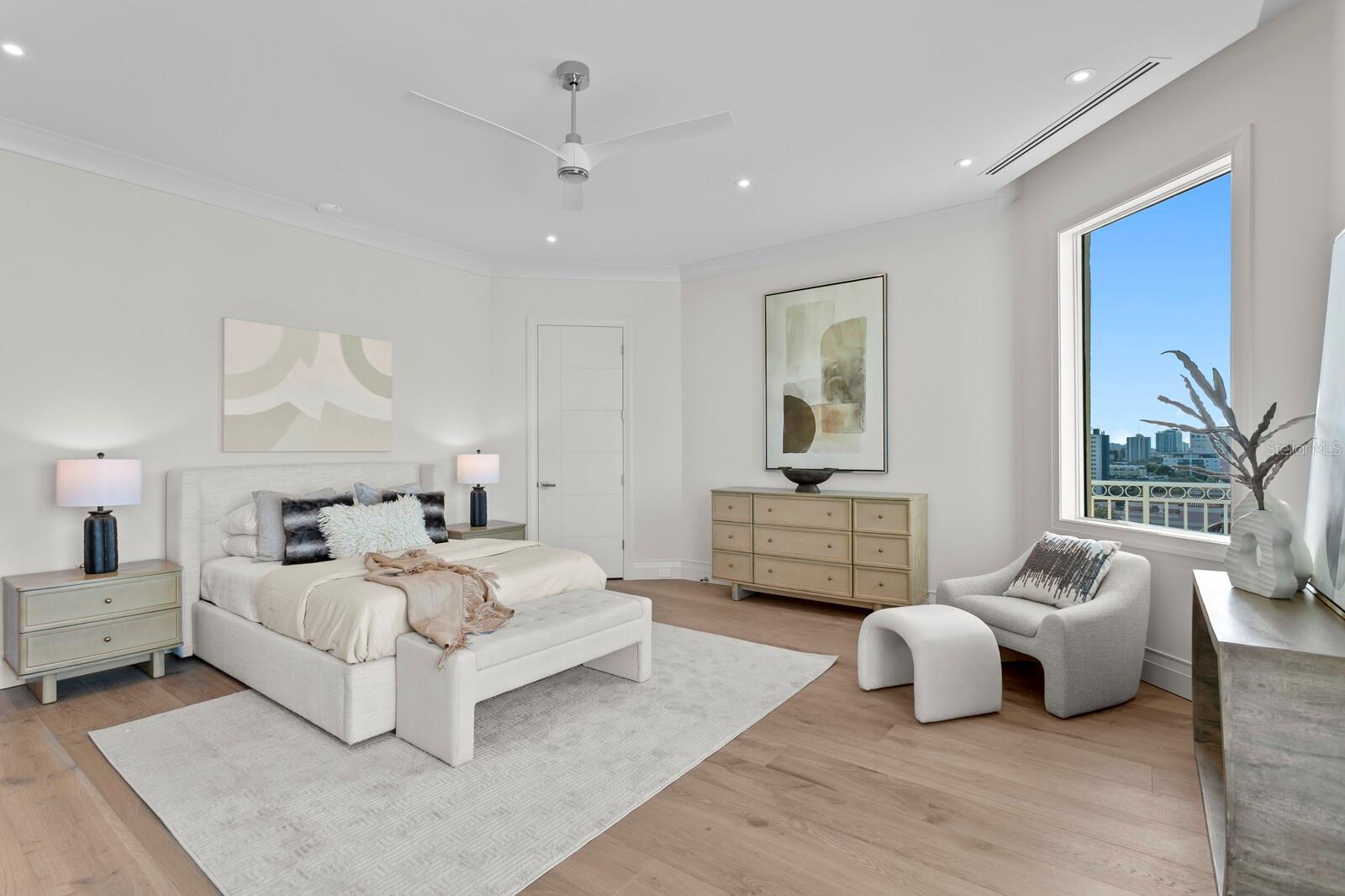 555 5TH Ave #PH1 ST PETERSBURG, FL 33701