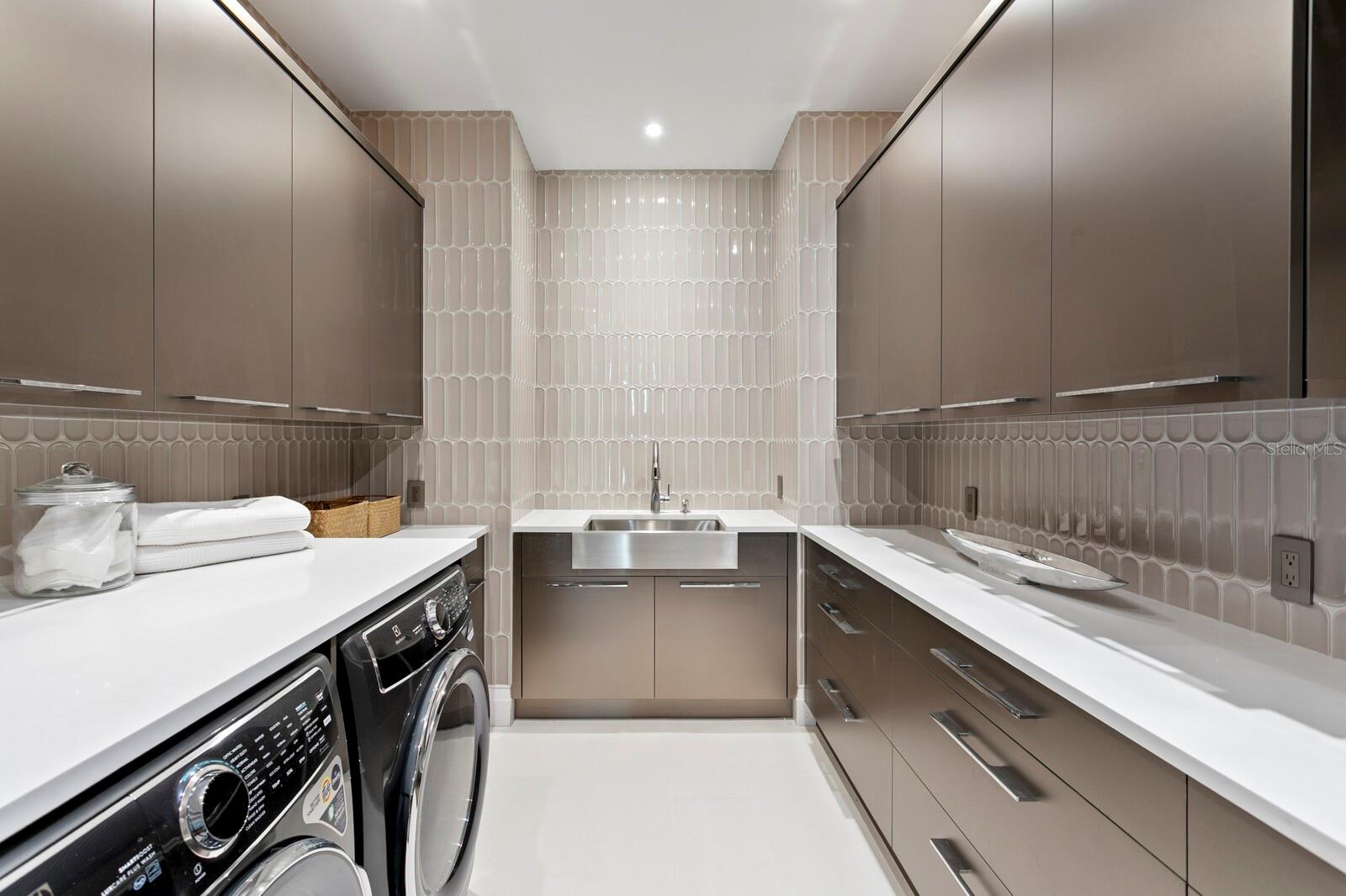 555 5TH Ave #PH1 ST PETERSBURG, FL 33701