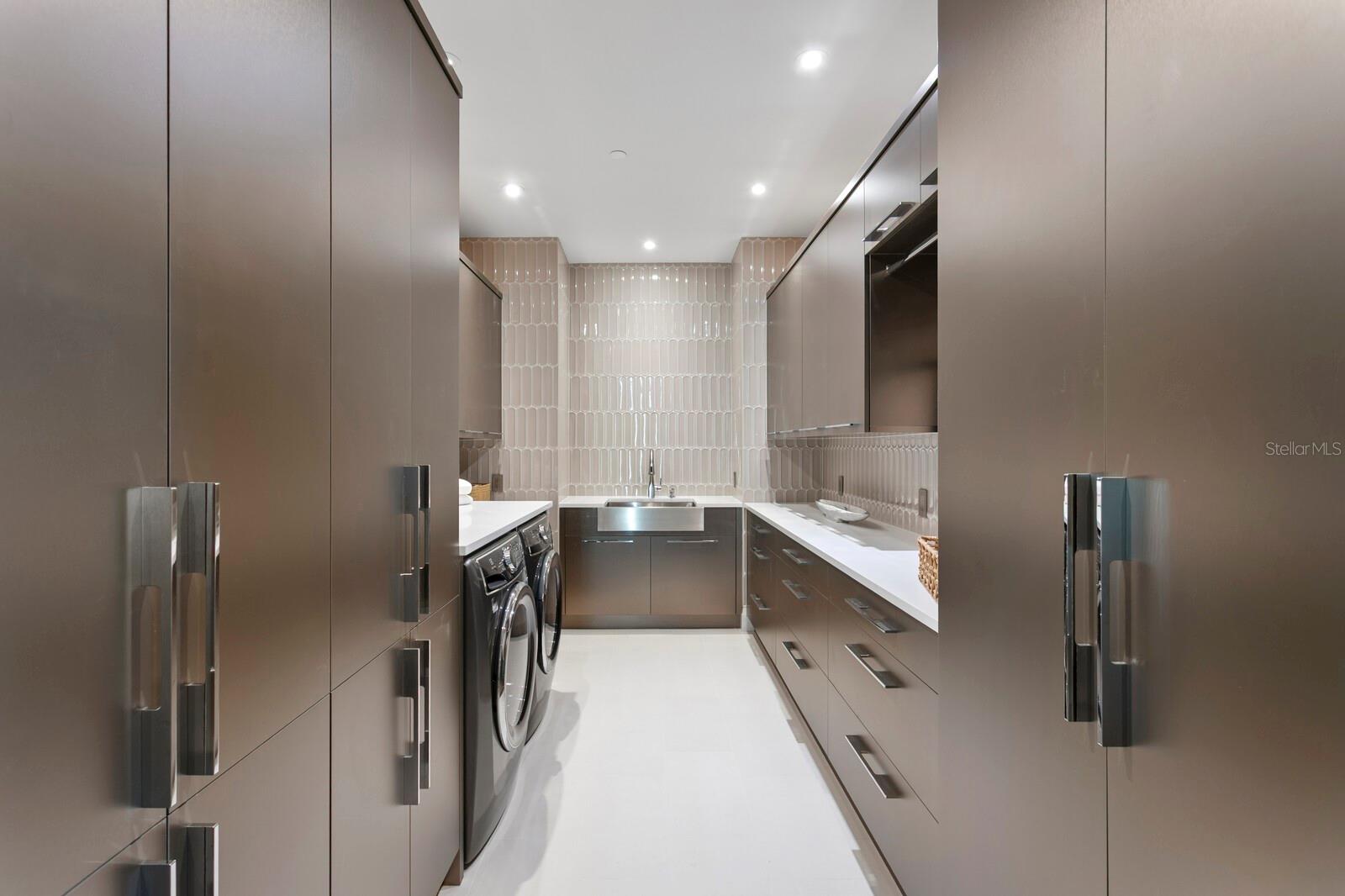 555 5TH Ave #PH1 ST PETERSBURG, FL 33701