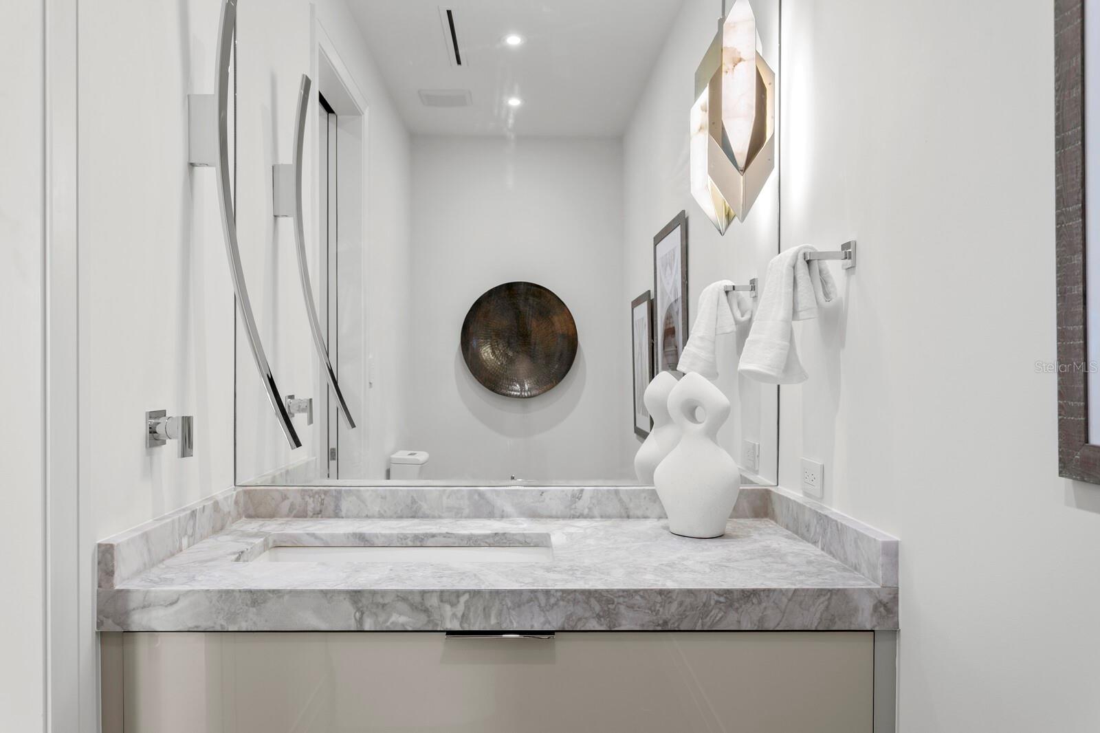 555 5TH Ave #PH1 ST PETERSBURG, FL 33701