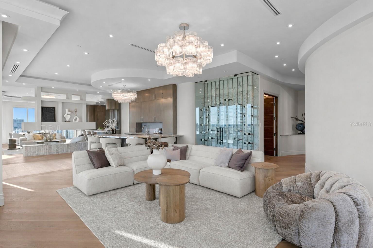 555 5TH Ave #PH1 ST PETERSBURG, FL 33701