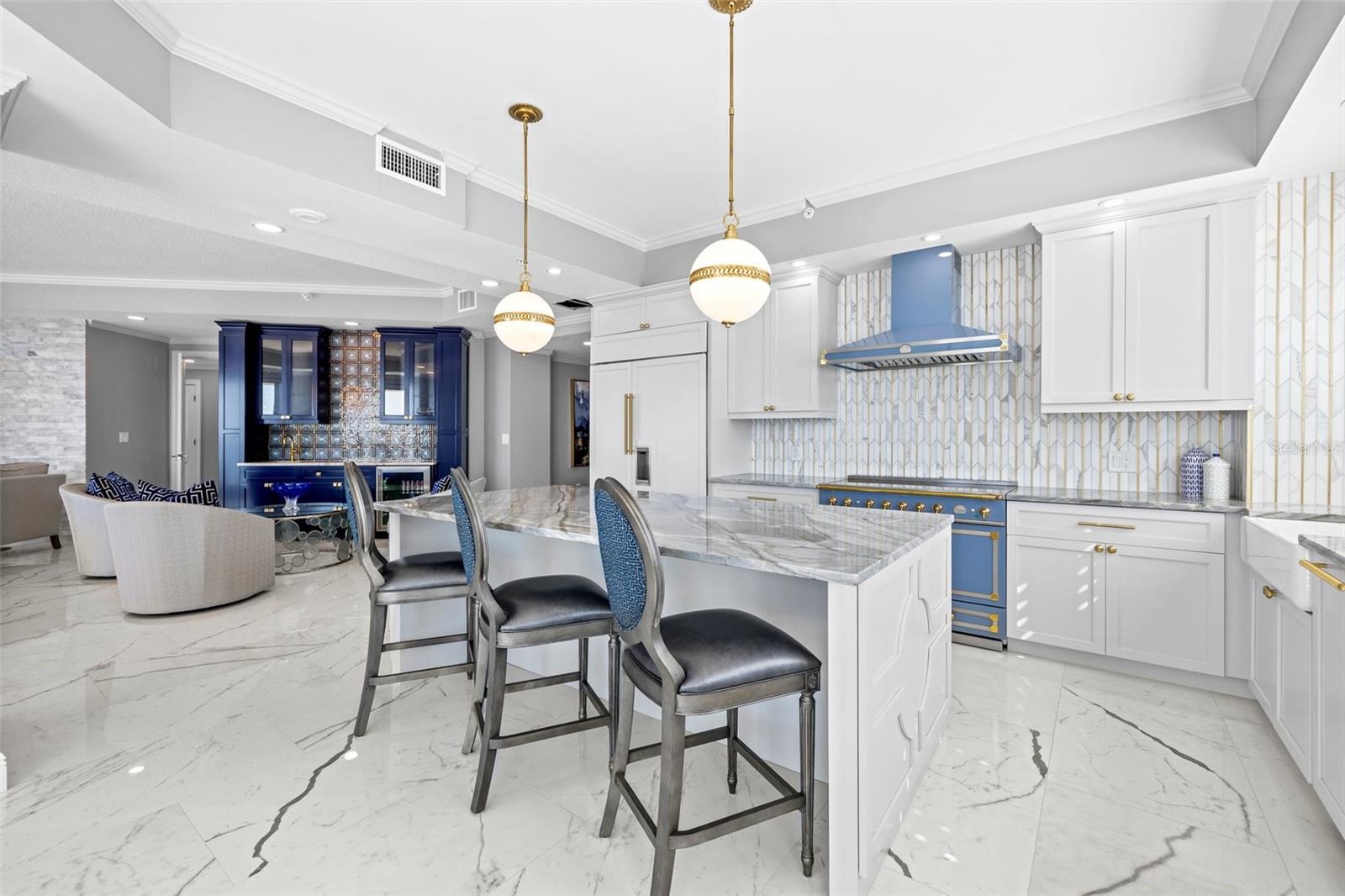 1170 GULF Blvd #2001 CLEARWATER, FL 33767