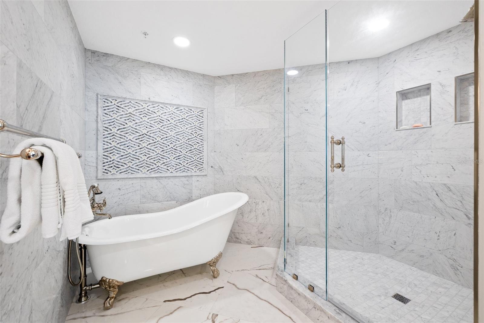 1170 GULF Blvd #2001 CLEARWATER, FL 33767