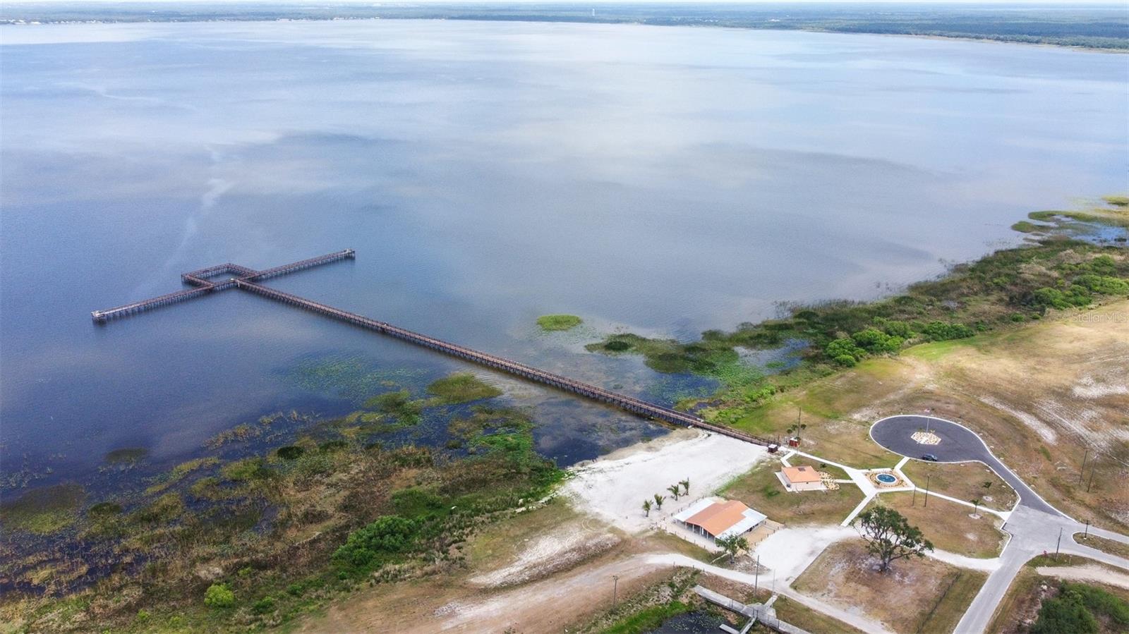 707 LAGUNA Dr INDIAN LAKE ESTATES, FL 33855