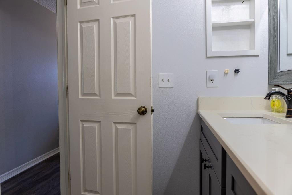 1707 WHISPERING Dr LARGO, FL 33771