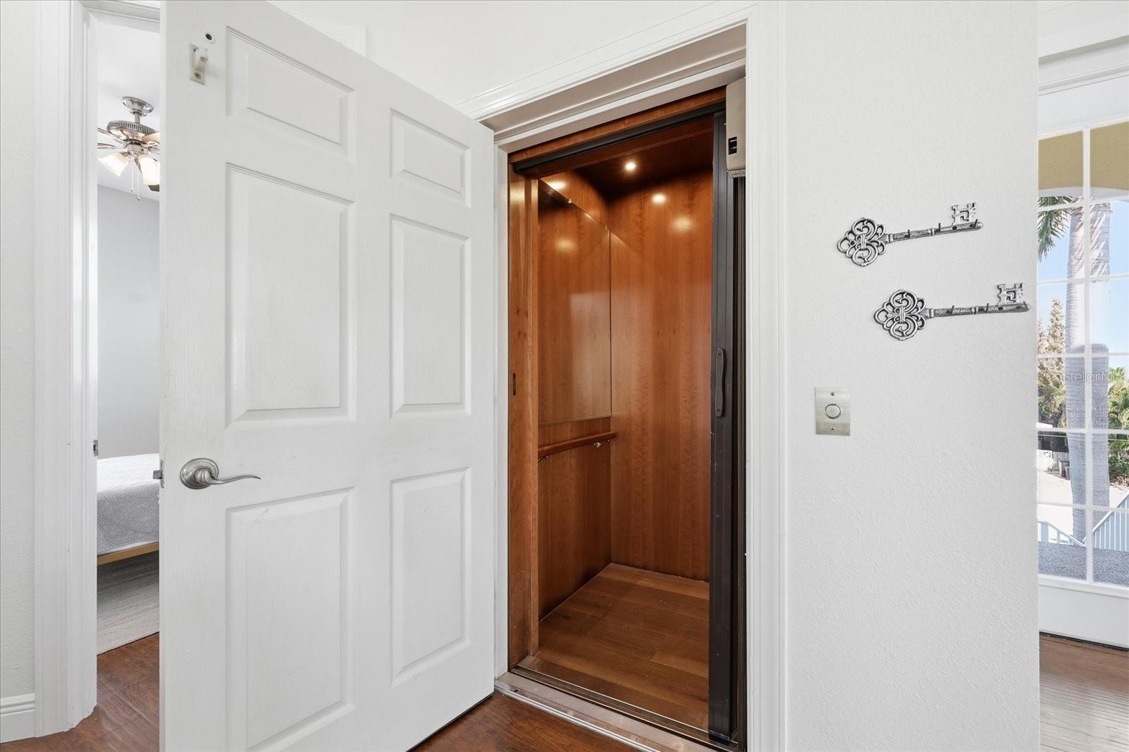 315 40TH Ave ST PETE BEACH, FL 33706