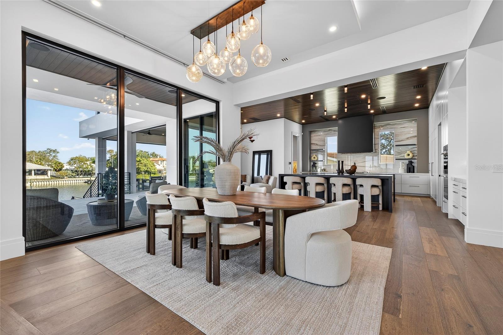 1075 31ST Ter ST PETERSBURG, FL 33704