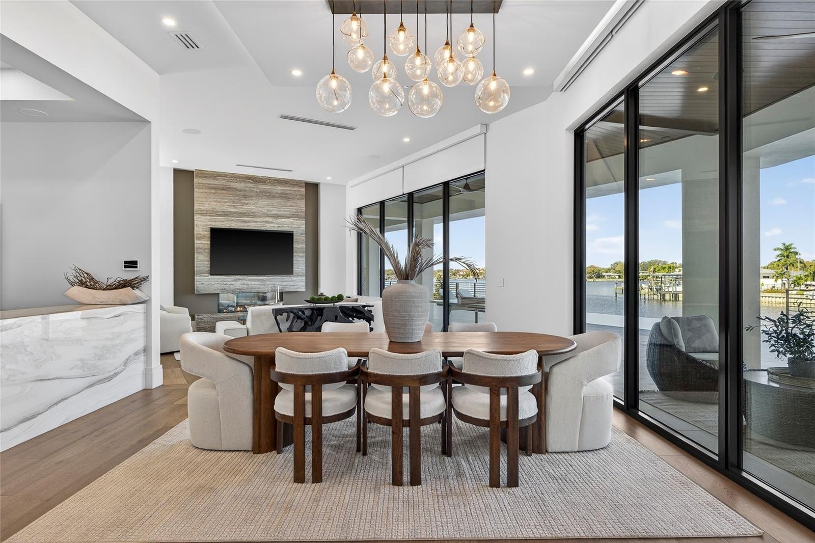 1075 31ST Ter ST PETERSBURG, FL 33704