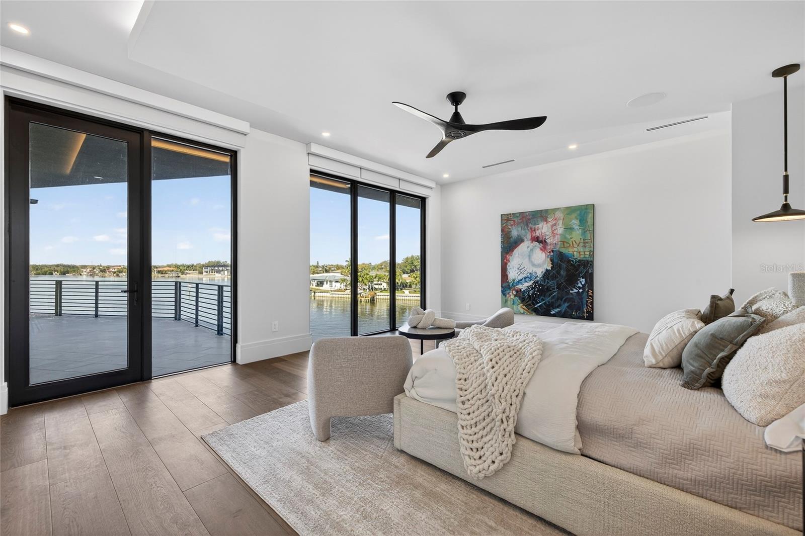 1075 31ST Ter ST PETERSBURG, FL 33704