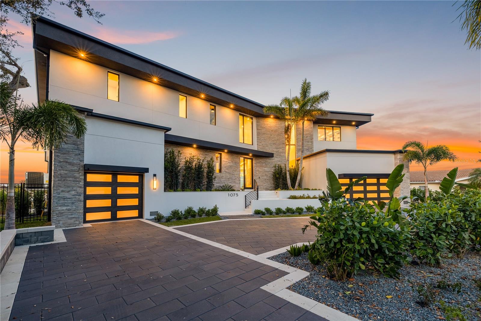 1075 31ST Ter ST PETERSBURG, FL 33704