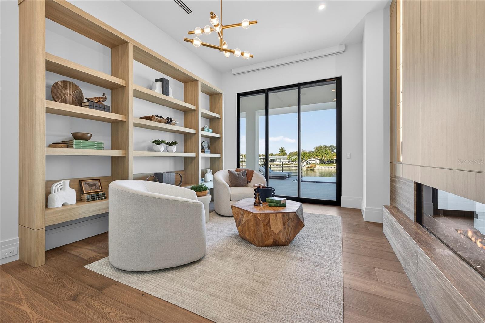 1075 31ST Ter ST PETERSBURG, FL 33704