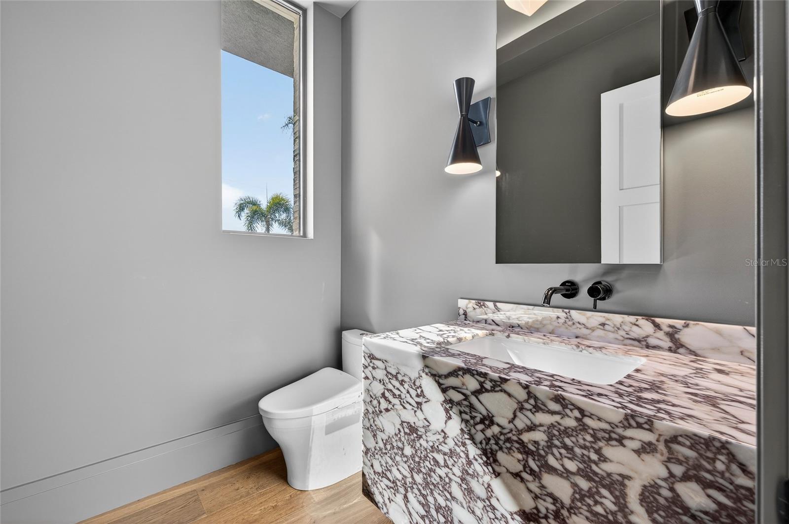 1075 31ST Ter ST PETERSBURG, FL 33704