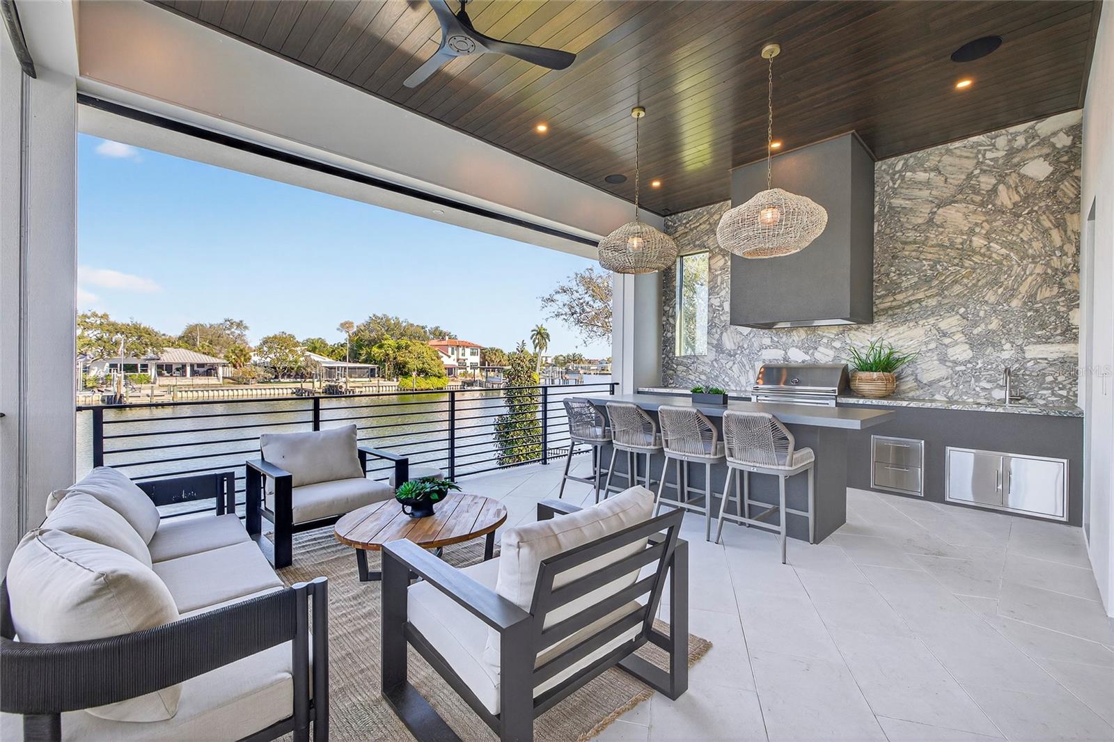 1075 31ST Ter ST PETERSBURG, FL 33704