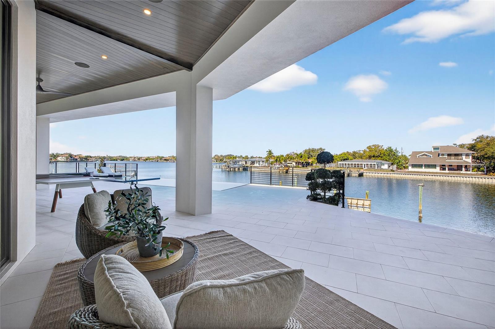 1075 31ST Ter ST PETERSBURG, FL 33704