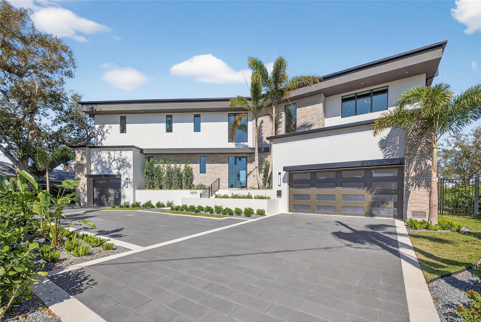 1075 31ST Ter ST PETERSBURG, FL 33704